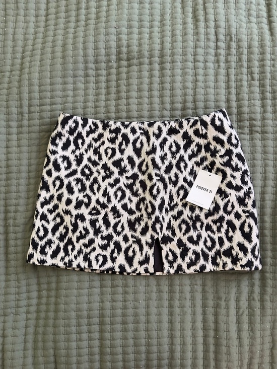 Forever 21 Dresses & Skirts - Forever 21 Black & White Leopard Jacquard Mini Skirt